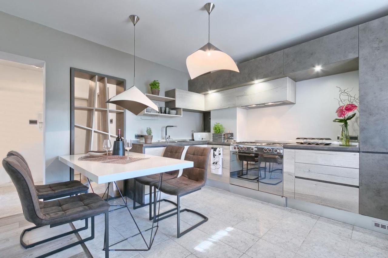Modern Oasis Apartment PUY 외부 사진